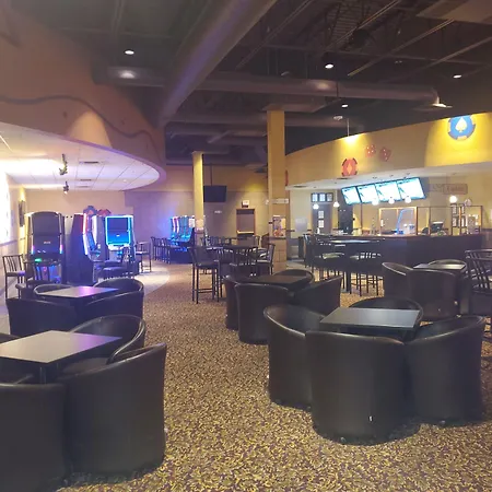 Canad Inns Destination Centre Club Regent Casino Hotel-3